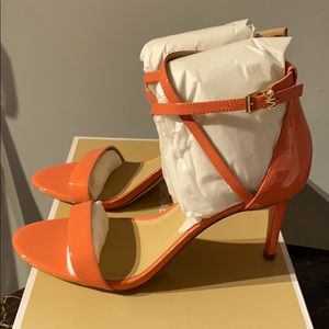 MICHAEL KORS SANDAL HEEL